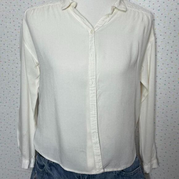 Women's White and Cream Blouse - Picture 2 of 4